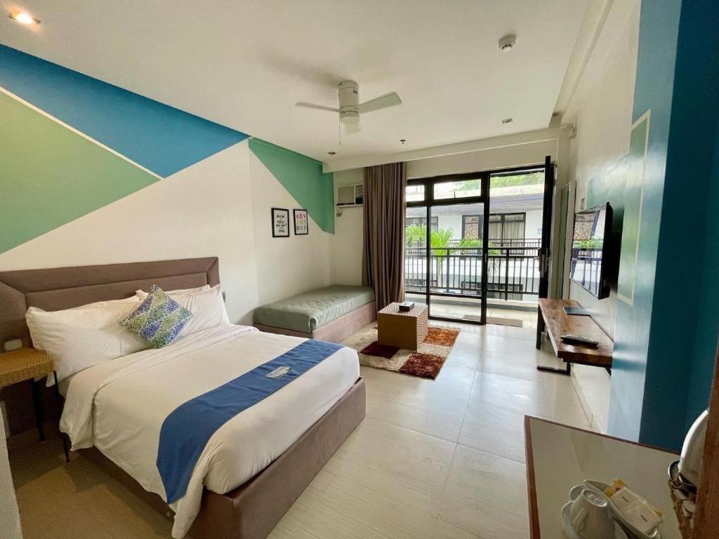 White Breeze Palawan Boutique Hotel Puerto Princesa Exterior foto